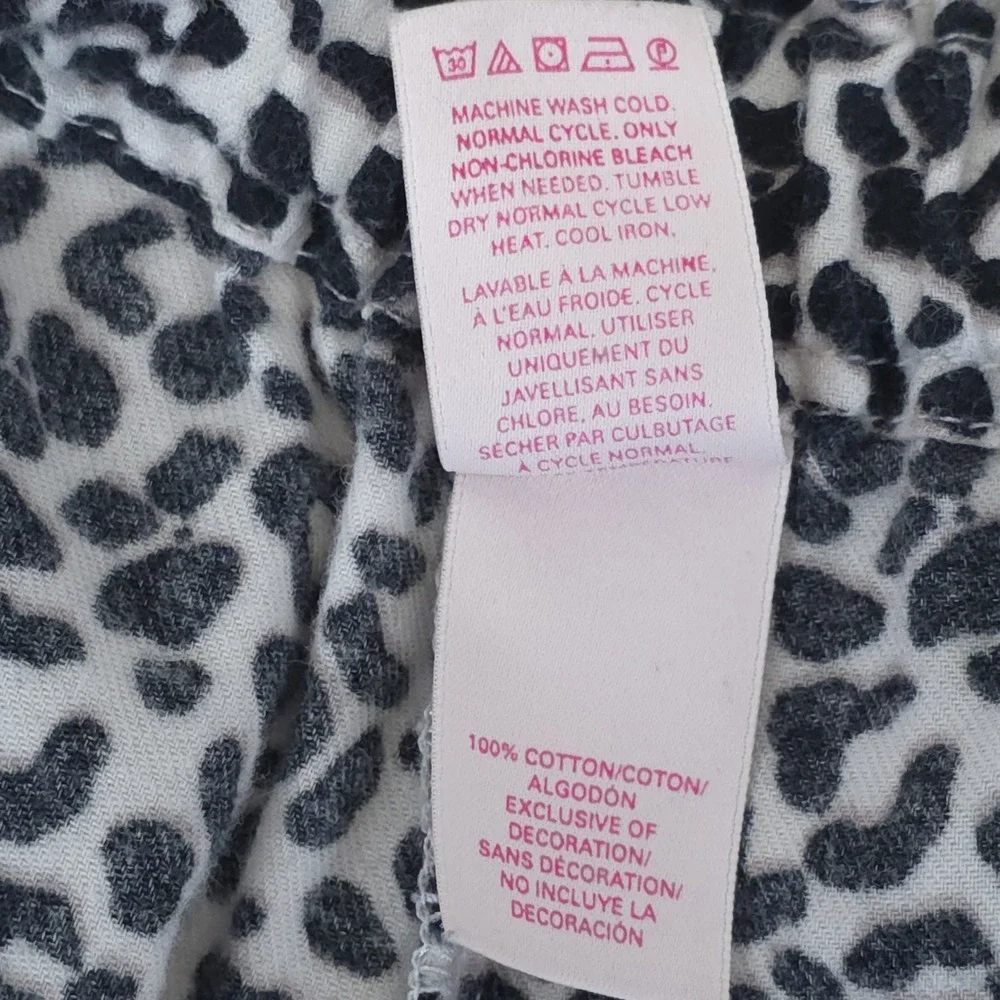 Victoria's Secret‎ Pajama Set White Leopard Print Women XS Button Up Top Pants
